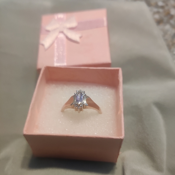 10kt Gold Tanzanite Ring Size 7 - Picture 2 of 13